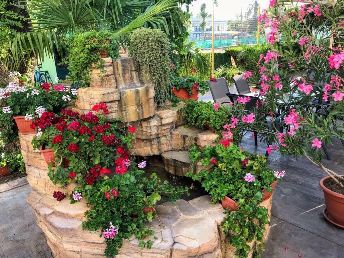 סאני ביץ' Oleander House And Tennis Club מראה חיצוני תמונה